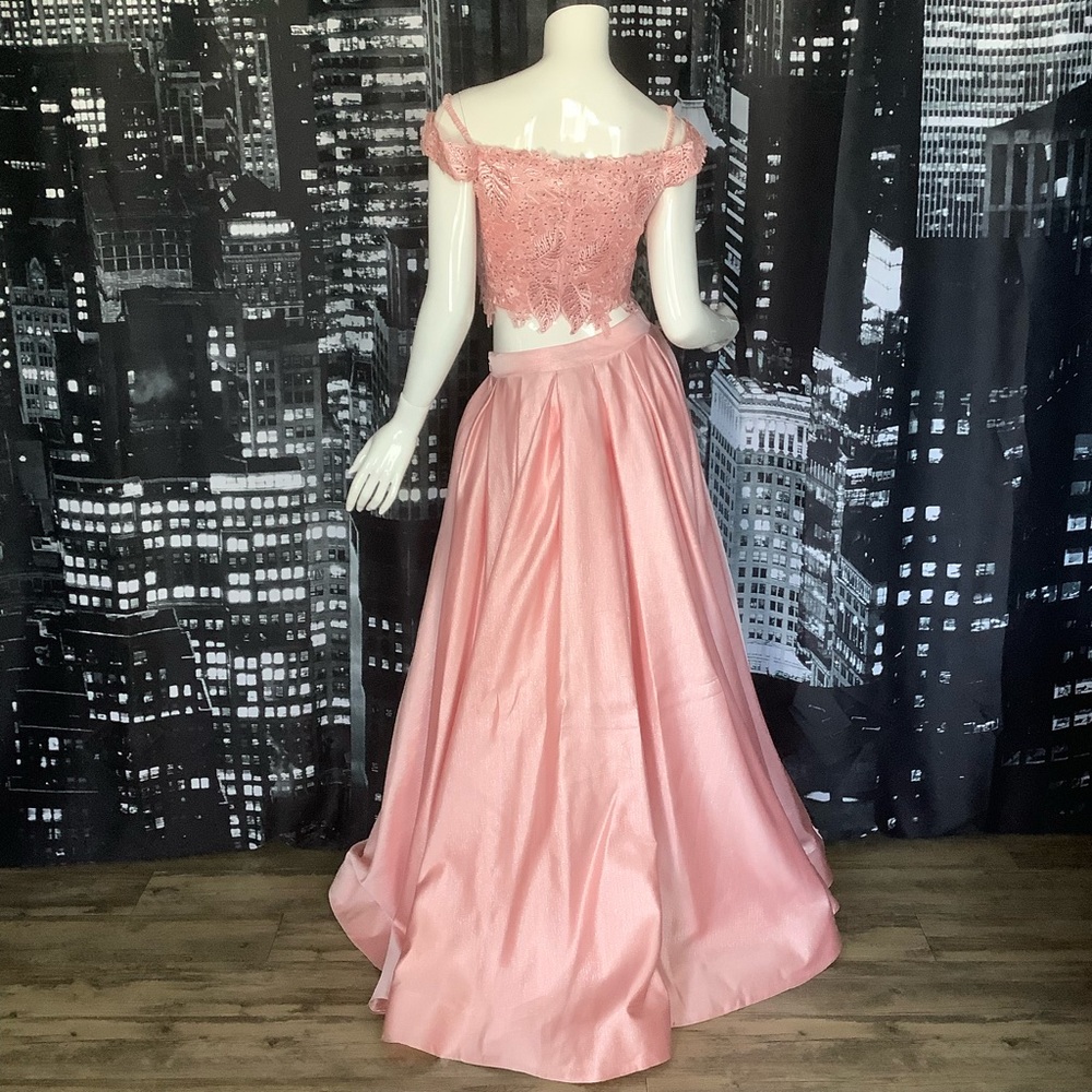 Dave & Johnny Shimmering Pink Formal 2PC Skirt Set with Pockets - Picture 4 of 13